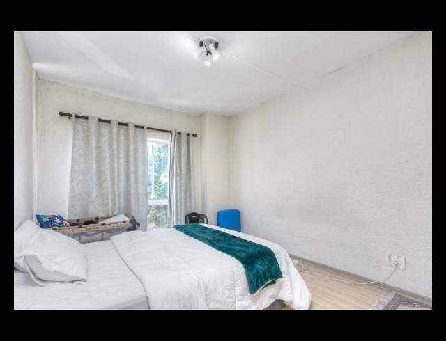 2 BEDROOM APARTMENT FOR SALE IN GLENHAZEL